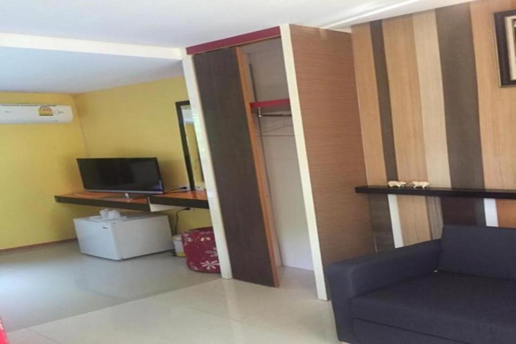 โอโย 271 เดอะ รีสอร์ต ร่มเกล้า Hotel กรุงเทพมหานคร ภายนอก รูปภาพ