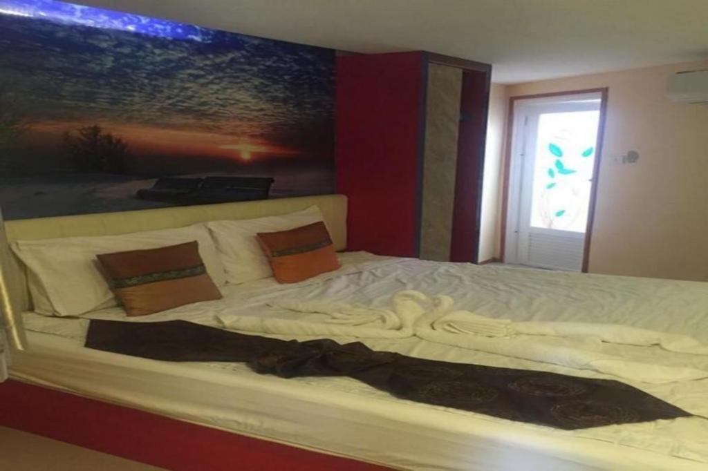 โอโย 271 เดอะ รีสอร์ต ร่มเกล้า Hotel กรุงเทพมหานคร ภายนอก รูปภาพ