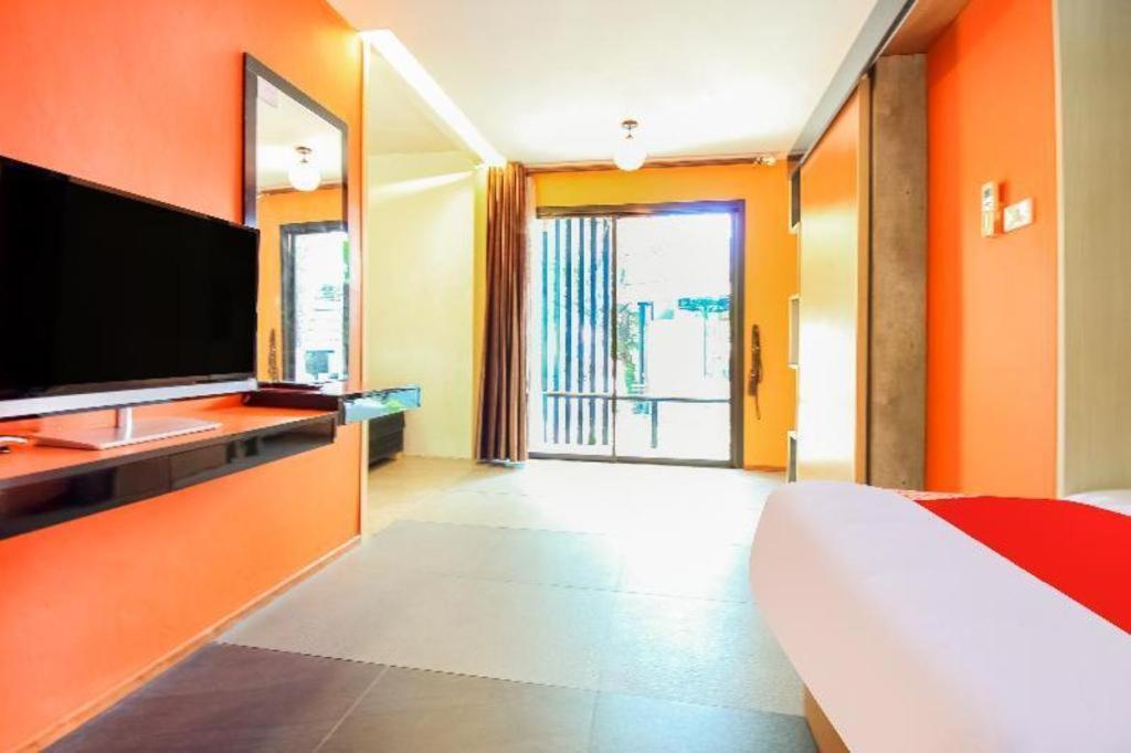 โอโย 271 เดอะ รีสอร์ต ร่มเกล้า Hotel กรุงเทพมหานคร ภายนอก รูปภาพ