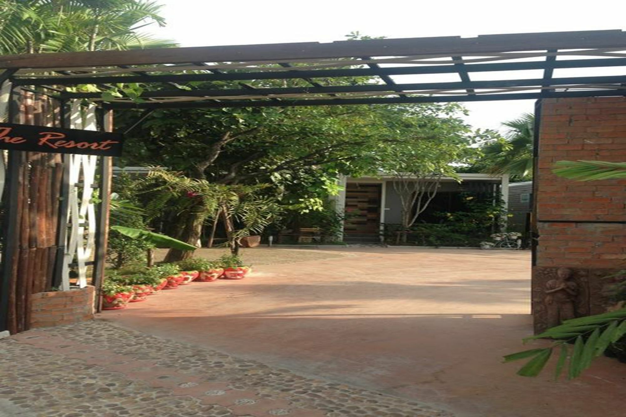 โอโย 271 เดอะ รีสอร์ต ร่มเกล้า Hotel กรุงเทพมหานคร ภายนอก รูปภาพ