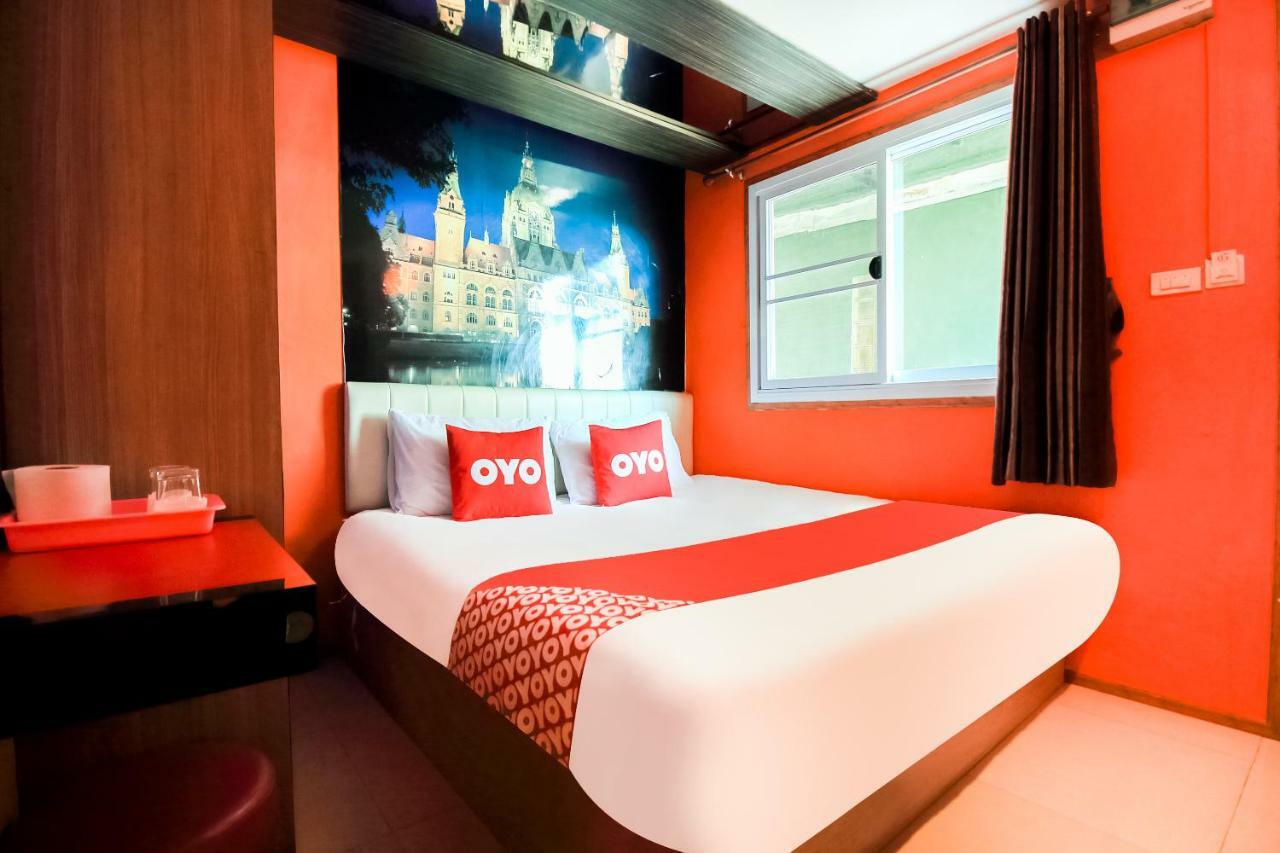 โอโย 271 เดอะ รีสอร์ต ร่มเกล้า Hotel กรุงเทพมหานคร ภายนอก รูปภาพ